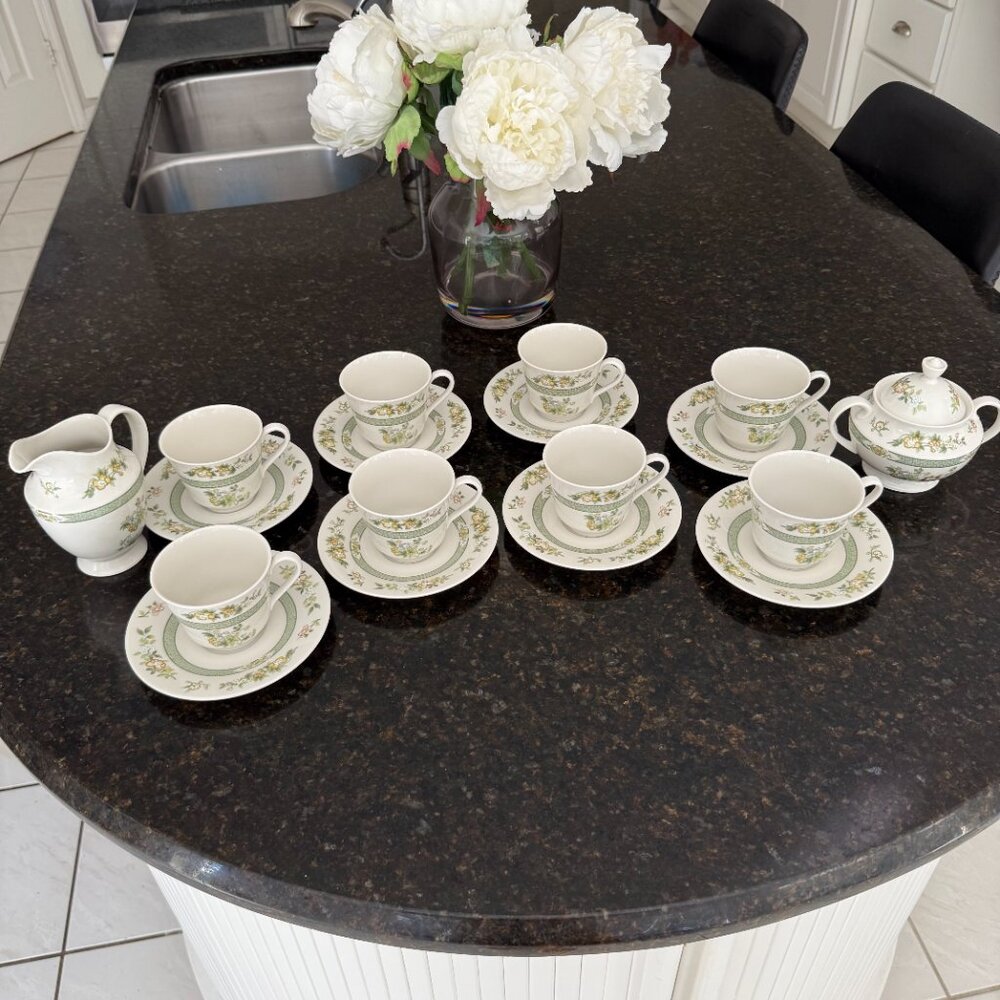 Royal Doulton "Tonkin" Fine Bone China Dinner Service (1974, 44 - Piece Set) - Picture 10 of 14